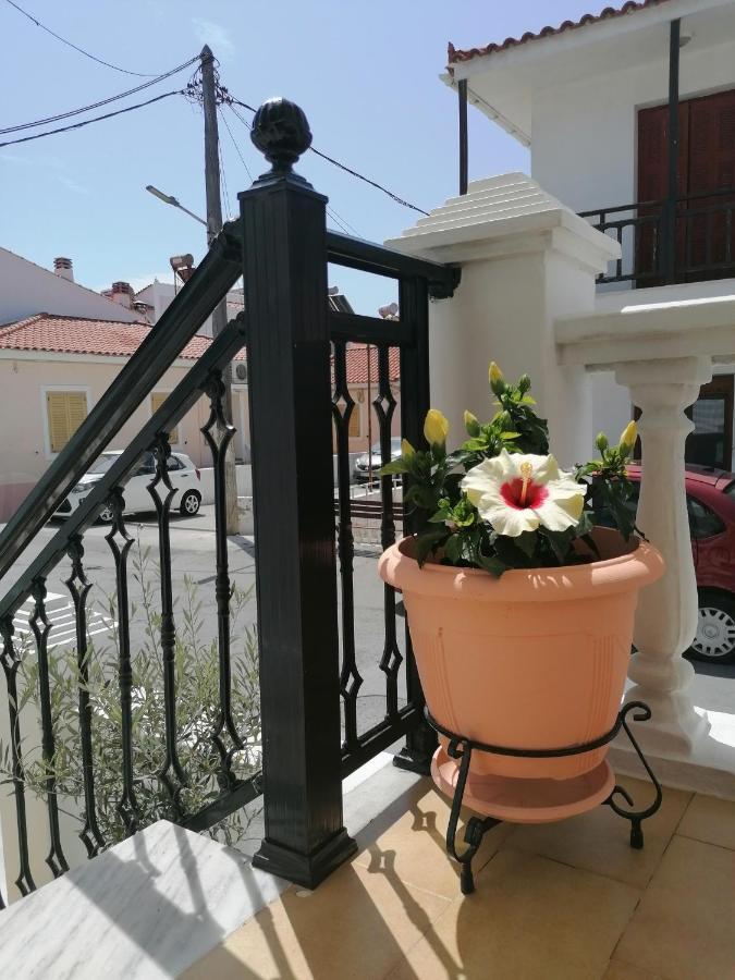 Pension Giannis Perris Kokkari Exterior foto