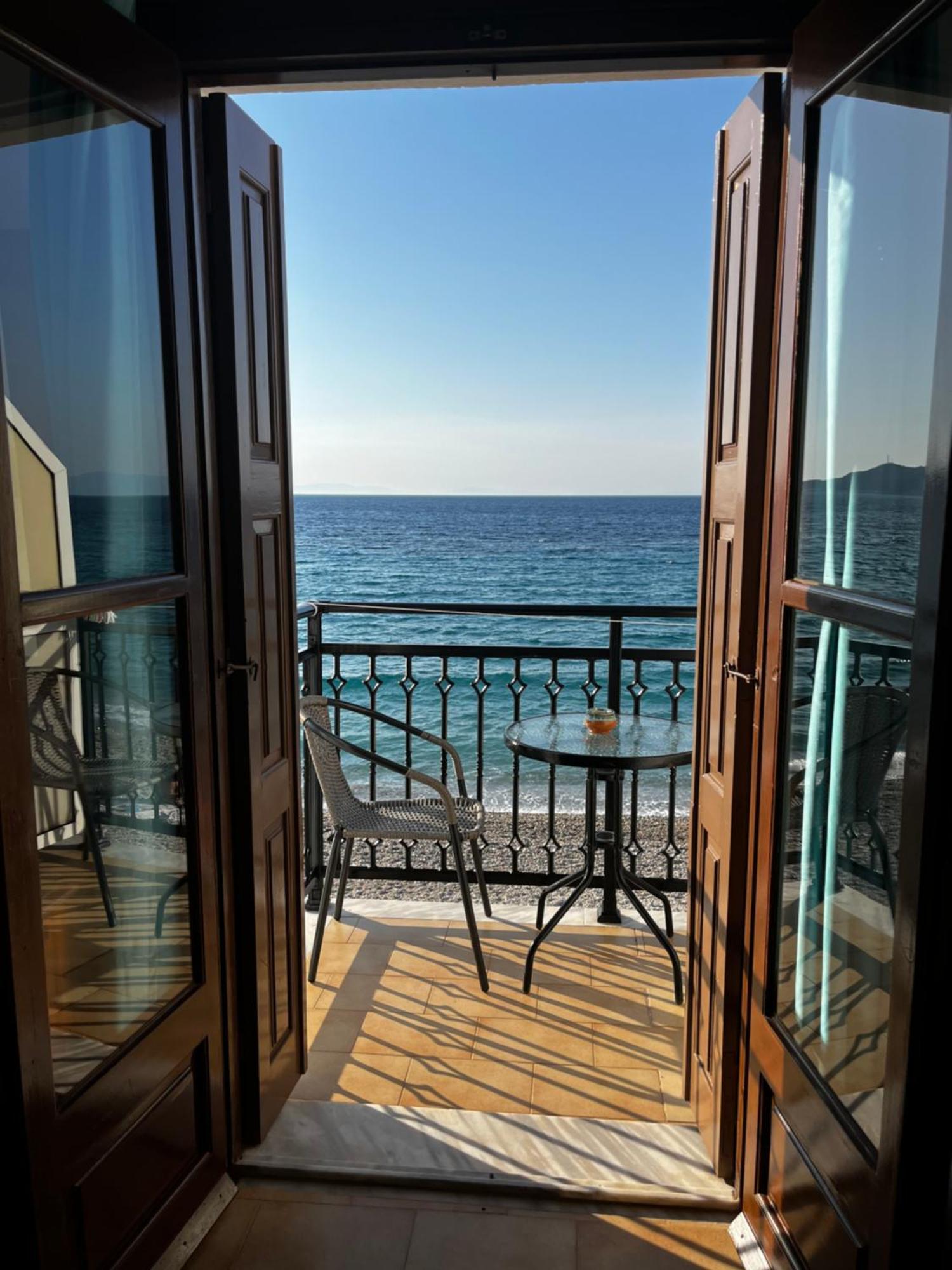 Pension Giannis Perris Kokkari Exterior foto