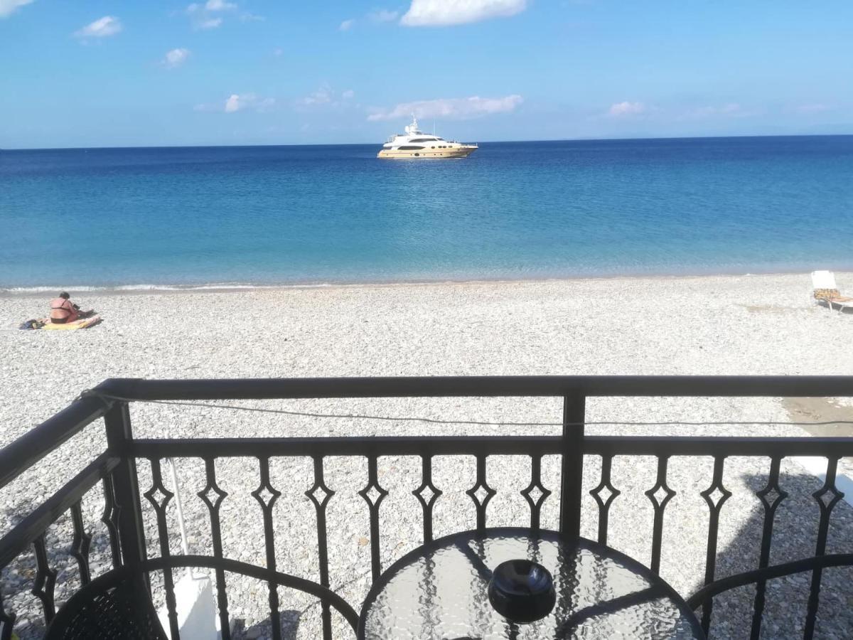Pension Giannis Perris Kokkari Exterior foto